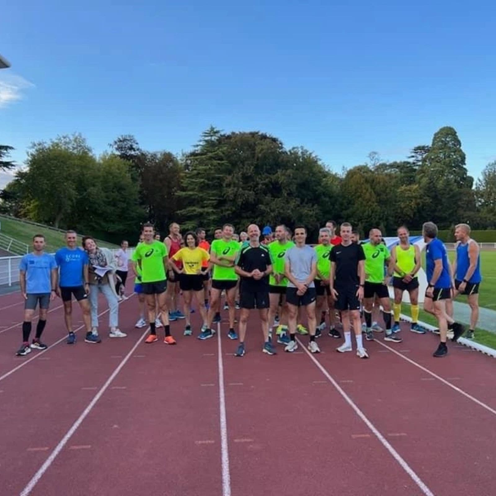 Photo de groupe équipe athlétisme CPLT Bayeux